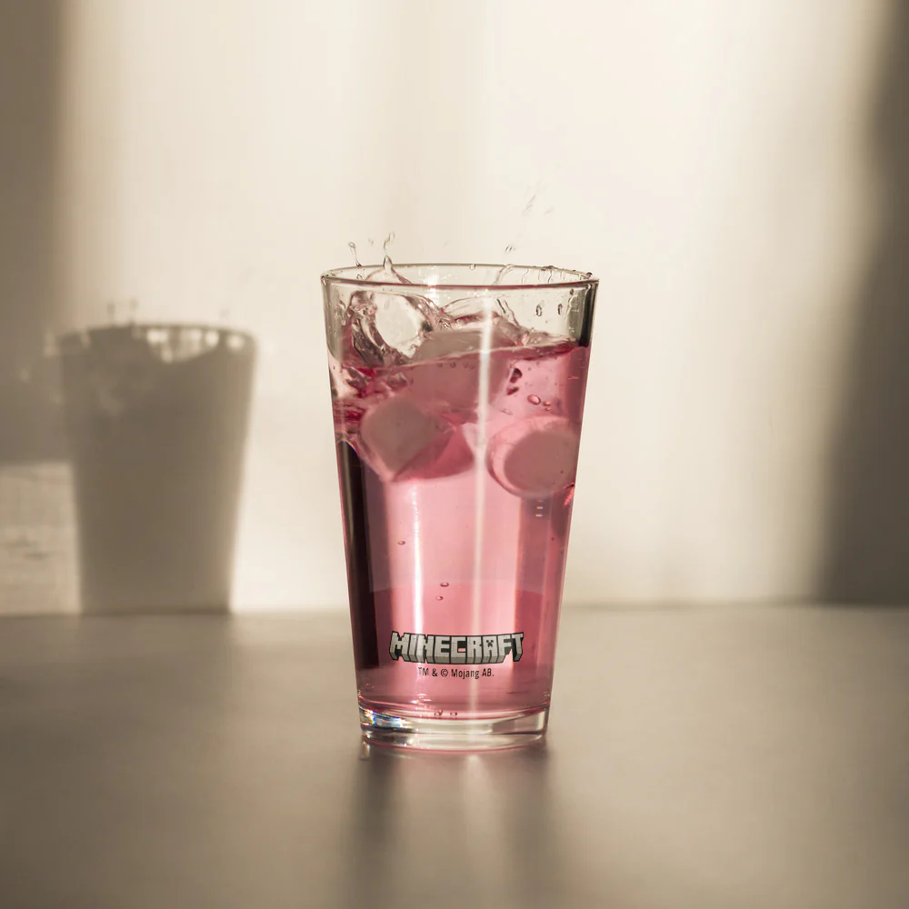 Minecraft Limited Loot Totem Field Shaker Pint Glass - Image 3
