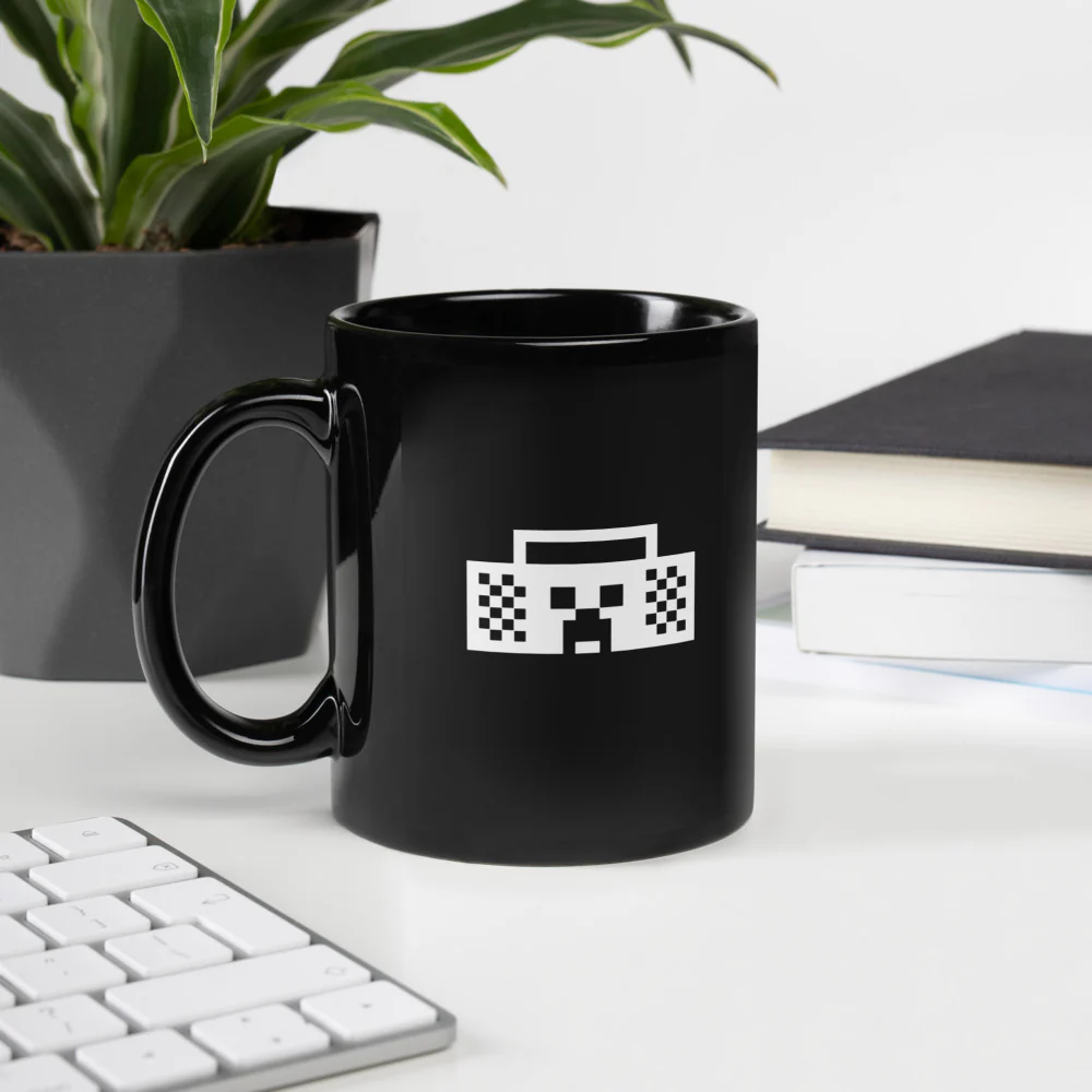 Minecraft Tuned In Creeper Black Glossy Mug - Image 5
